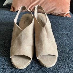Tan heels